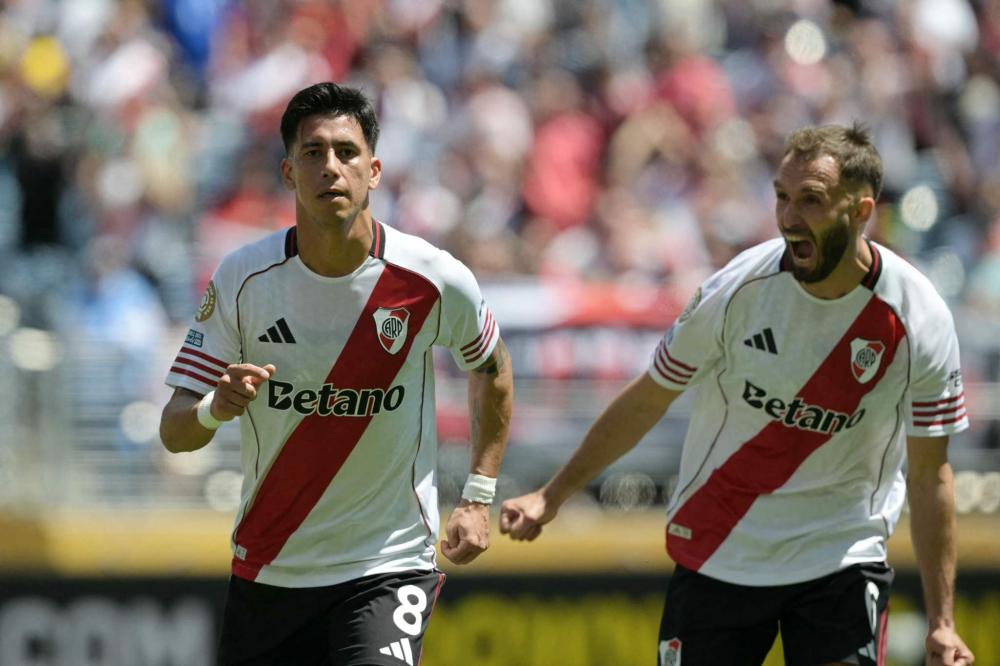 向余望谈冲超：感谢球迷和教练团队这一年的努力，我们做到了